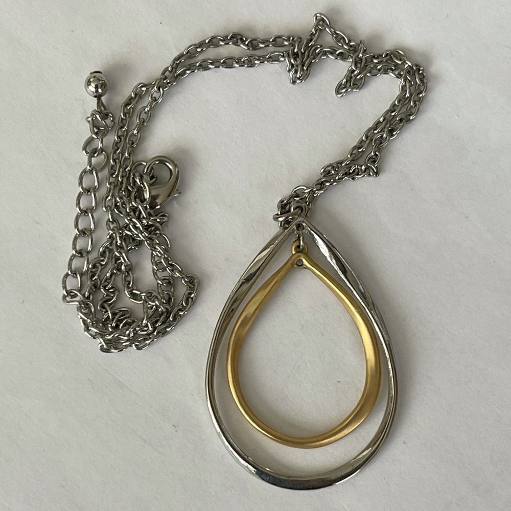 Gold & silver tone pendant and chain - Picture 2 of 4